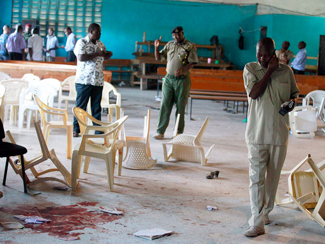 В Кении два человека погибли и не менее десяти прихожан получили ранения в результате стрельбы, открытой злоумышленниками в церкви недалеко от портового города Момбасы