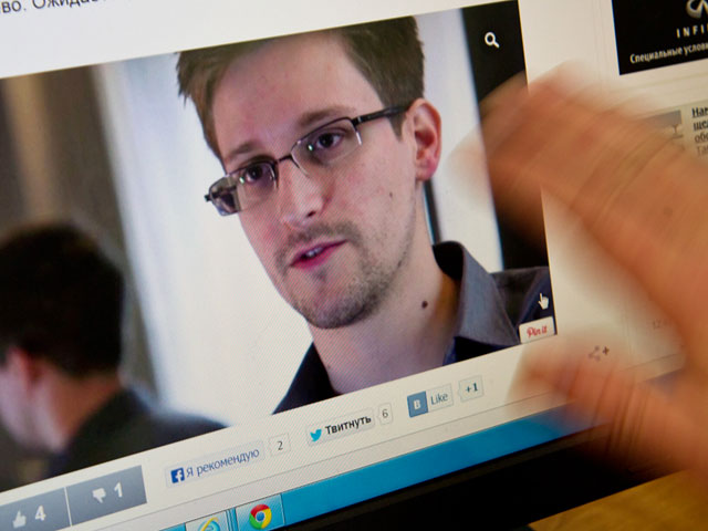 Разведка США считает, что Сноуден сотрудничает с Россией, заявили в Конгрессе