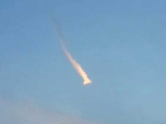 Ученые установили, что причиной яркой вспышки в небе над Вилюйским районом Якутии стал полет метеороида, отделившегося при взрыве метеора на высоте около 20 км