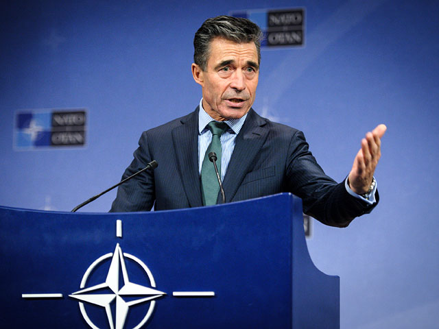 НАТО очень обеспокоен наращиванием военного присутствия России на границе с Украиной, заявил генсек НАТО Андерс Фог Расмуссен