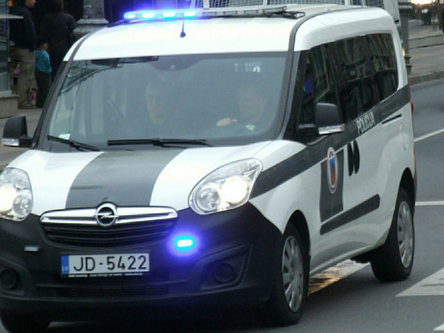 После изнасилования 4-х девочек полиция Латвии проверила 84 подозреваемых, но педофила не нашла