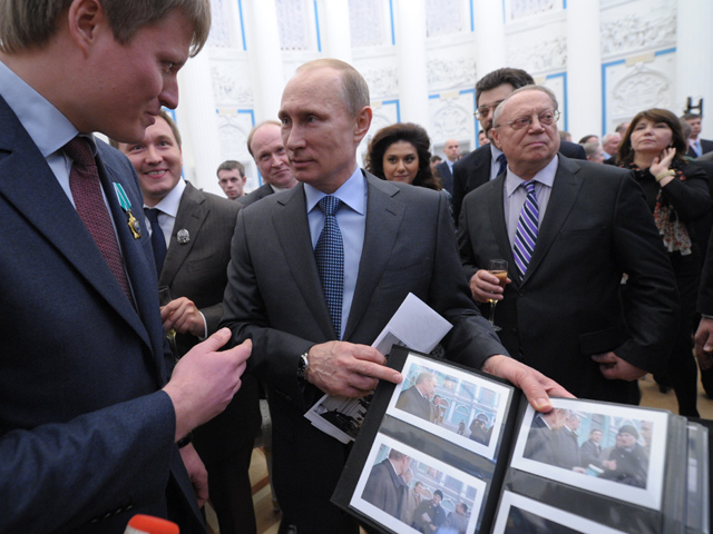 Президент РФ Владимир Путин провел сегодня в Кремле торжественную церемонию вручения премий деятелям культуры