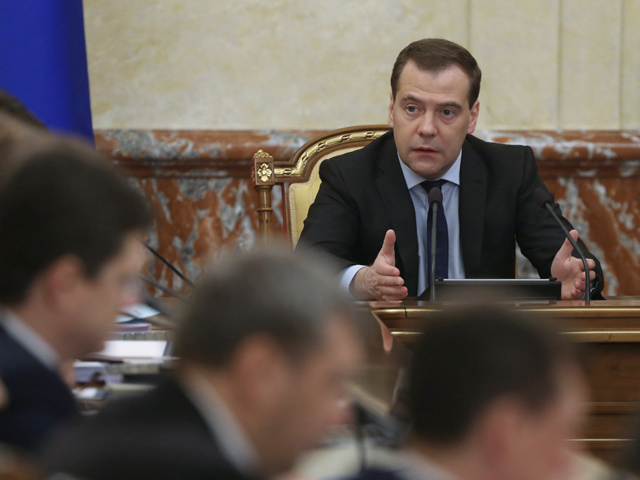 Премьер-министр России Дмитрий Медведев поддержал идею добывать в РФ сланцевую нефть