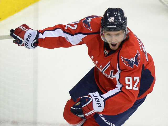 Евгений Кузнецов открыл счет заброшенным шайбам в НХЛ