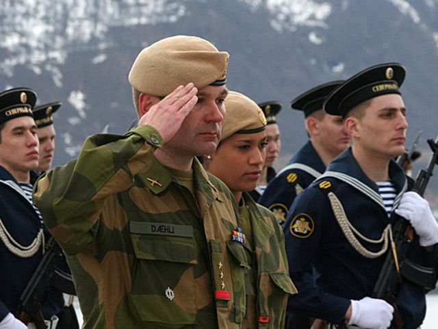Норвегия решила приостановить все запланированные двусторонние мероприятия по сотрудничеству в военной сфере с Россией до конца мая 2014 года