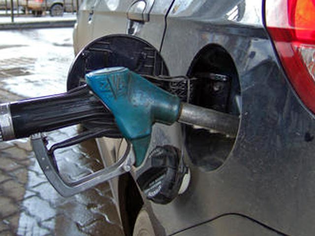 Иран готовится заметно увеличить импорт бензина в течение следующего календарного года, который в этой стране начался 21 марта