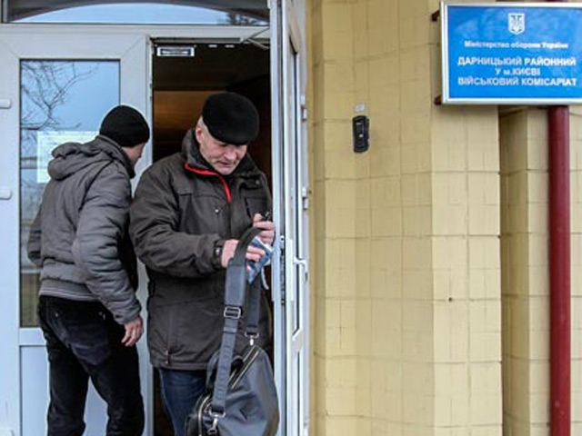 Украинский парламент принял закон, который позволяет мужчина в возрасте от 40 до 55 лет участвовать в объявленной 17 марта мобилизации