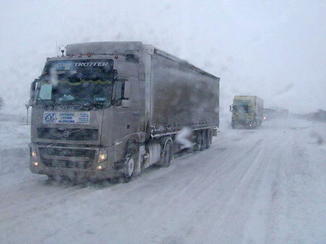 Снегопад в Волгоградской области вызвал трудности в движении на трассах федерального и регионального значения