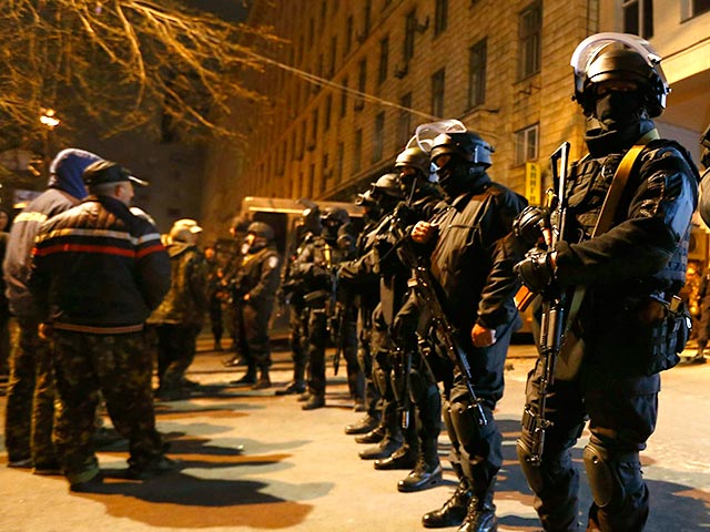 Украинские правоохранители задержали человека, стрелявшего вечером в понедельник, 31 марта, возле ресторана "Мафия" в центре Киева