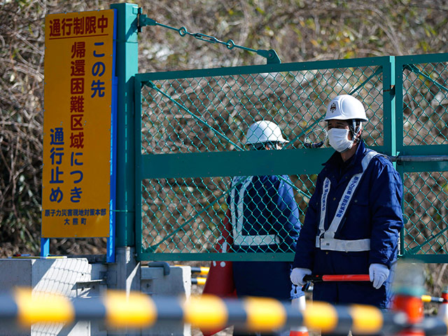 Власти Японии во вторник сняли запрет на проживание в поселке Миякодзи, часть которого входила в зону выселения в радиусе 20 километров от АЭС "Фукусима-1", на которой в марте 2011 года произошла серьезная авария
