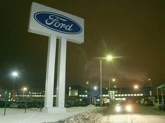Автоконцерн Ford сокращает персонал и производство в России