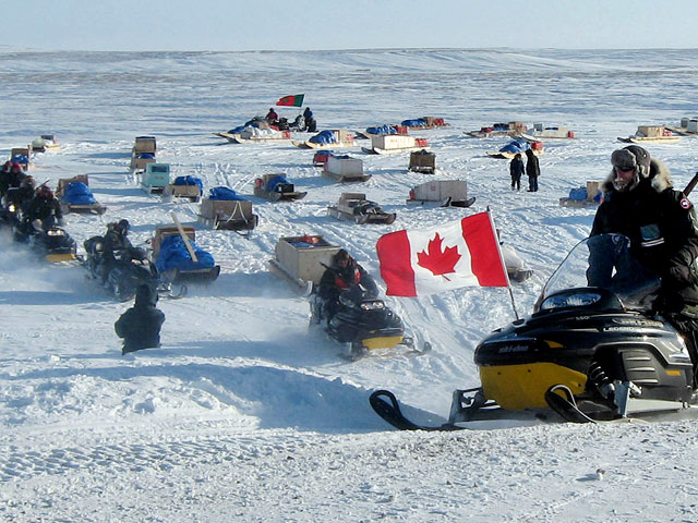В результате канадцы пришли к выводу, что ответом могут стать неожиданные и непредсказуемые изменения в области сотрудничества стран в Арктике