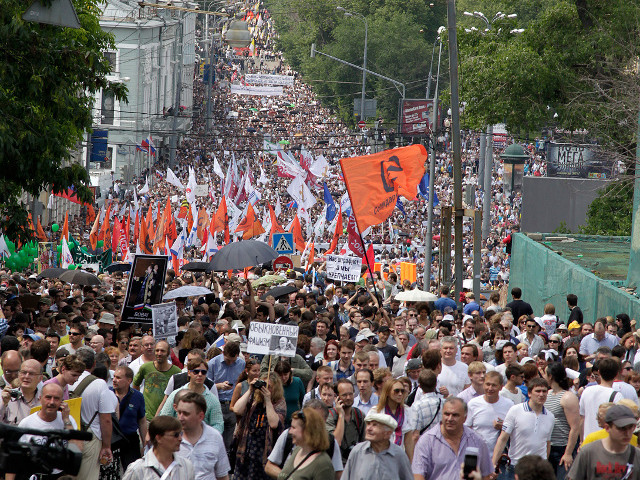 Оппозиция отказалась от проведения шествия 13 апреля в Москве по проспекту академика Сахарова, маршруту, который был предложен столичными властями