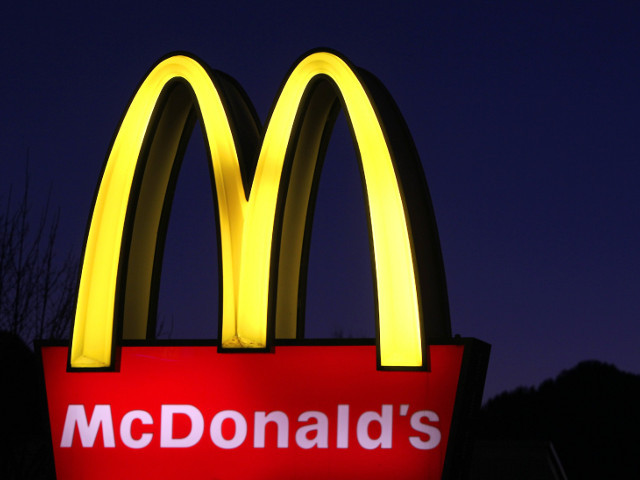 Сеть ресторанов быстрого питания McDonald's временно приостанавливает работу в Крыму