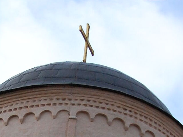 Городской совет Нью-Йорка разрешил убрать шесть крестов с крыш и шпиля бывшего католического храма, чтобы он мог использоваться в качестве мечети