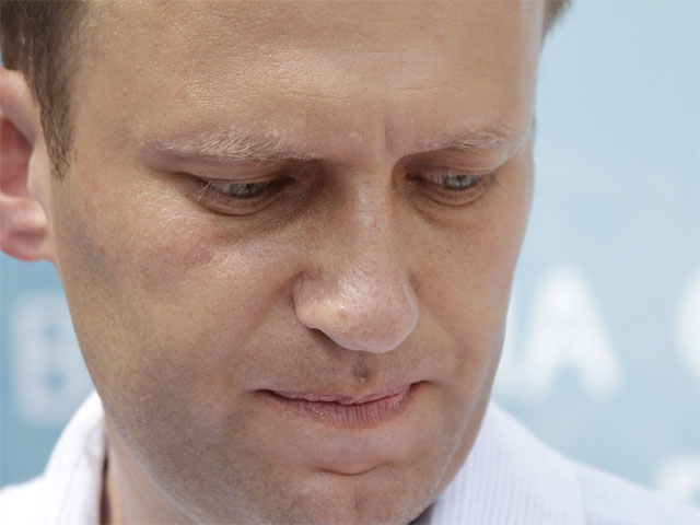 В партии Алексея Навального, которая в конце февраля была официально зарегистрирована Минюстом РФ под названием "Партия прогресса", считают, что власти собираются постепенно ликвидировать объединение путем отказа в регистрации региональным отделениям