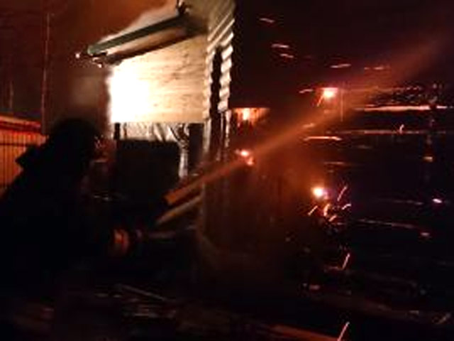 В Храме Александра Невского в Хабаровске минувшей ночью произошел пожар, на данный момент возгорание локализовано