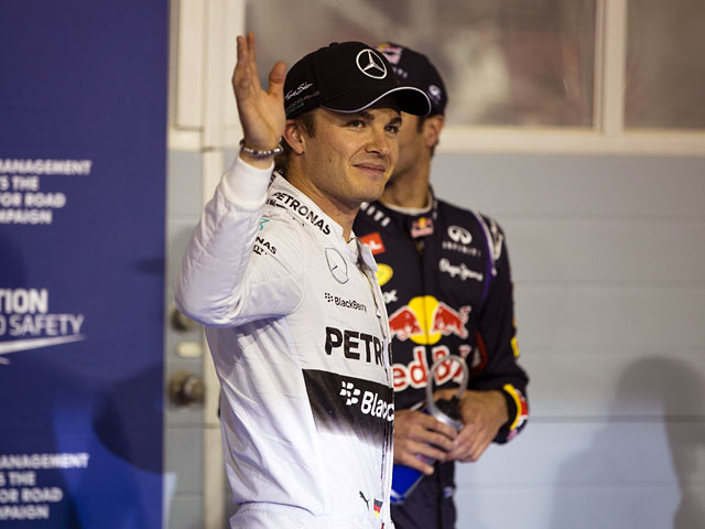 Немецкий гонщик "Мерседеса" Нико Росберг выиграл квалификацию третьего этапа чемпионата "Формулы-1" - Гран-при Бахрейна