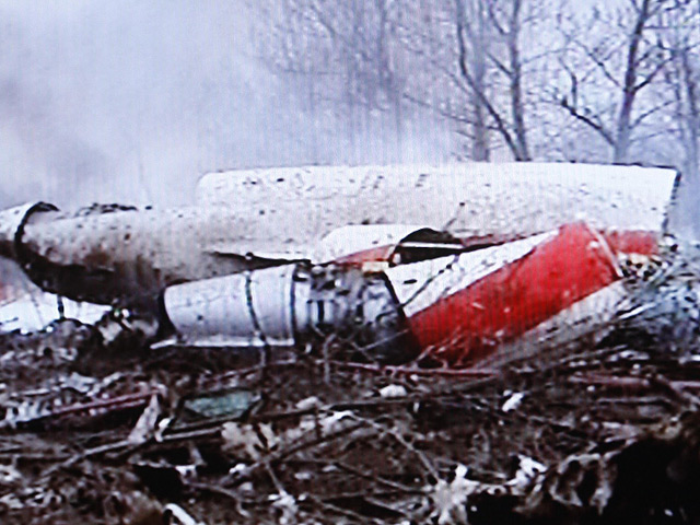 Эксперты, исследовавшие более 700 проб с места катастрофы лайнера польского президента Ту-154М, разбившегося в апреле 2010 года под Смоленском, пришли к выводу о том, что на борту самолета не было взрыва