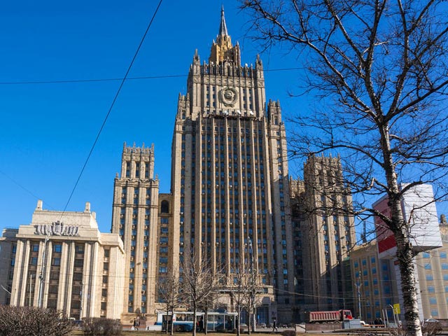 МИД РФ призвал Киев прекратить "кивать на Россию" и вывести Украину из кризиса самостоятельно путем федерализации 