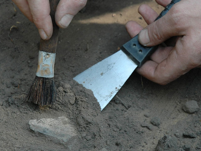 В Израиле при прокладке газопровода археологи раскопали саркофаг и печать периода египетского владычества