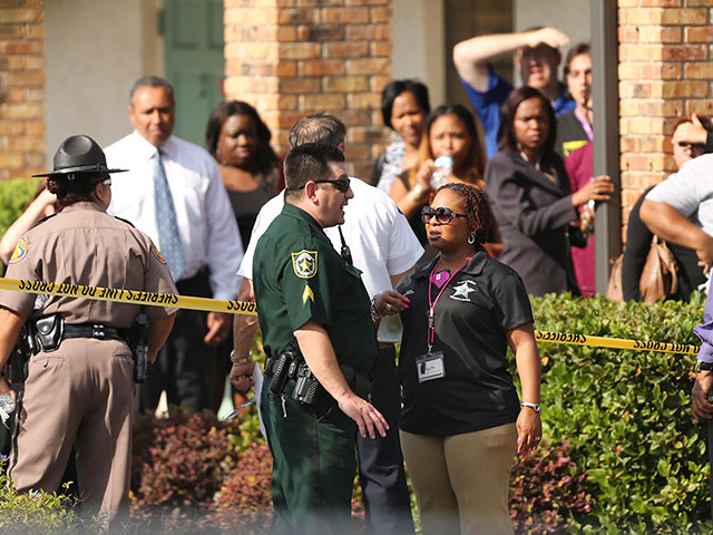 Автомобиль врезался в стену здания детского сада в городе Уинтер-Парк (штат Флорида), в 15 км к северу от Орландо. В результате инцидента один ребенок погиб, еще 15 человек, в том числе 11 детей, получили ранения