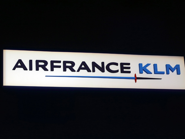 Пассажирский Airbus A319 авиакомпании Air France KLM едва не столкнулся в Московской воздушной зоне с российским стратегическим бомбардировщиком - ракетоносцем Ту-95