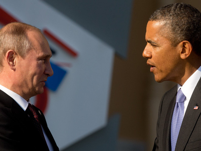 Президент РФ Владимир Путин обсудил по телефону с президентом США Бараком Обамой различные аспекты кризисной ситуации на Украине, сообщили в пресс-службе Кремля