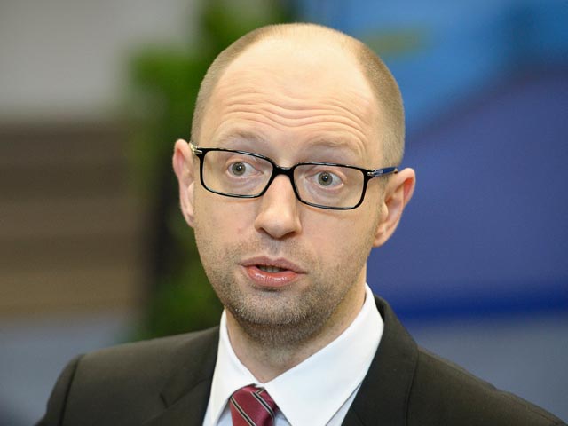 Яценюк: Украина будет отстаивать свои права на торговлю с Россией
