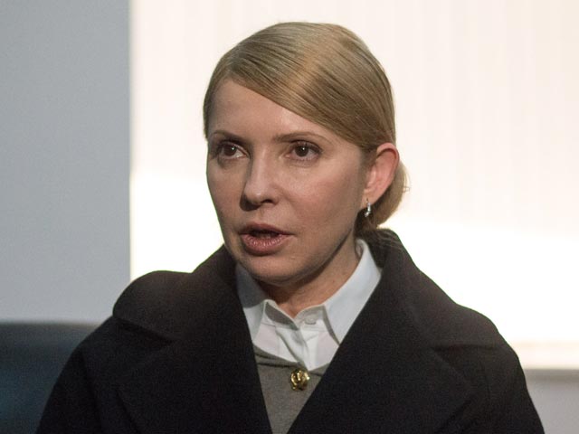 Кандидат в президенты Украины Юлия Тимошенко обратилась в Конгресс США с просьбой оказать Киеву военную поддержку, так как в одиночку Незалежная не может противостоять "агрессии со стороны России", которая включает в себя военный компонент