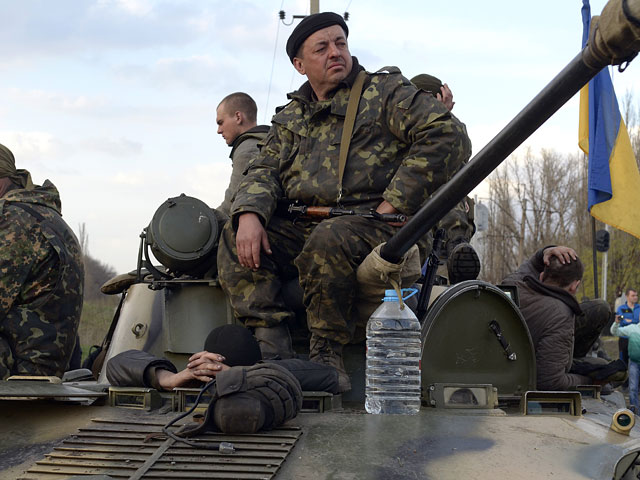 Украинские вооруженные силы у Краматорска, 16 апреля 2014 г.