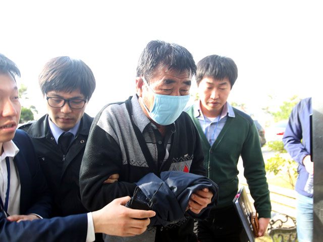 В Южной Корее в субботу взяты под стражу капитан Ли Чжун Сока и двое членов команды парома "Севол", потерпевшего крушение у юго-западного побережья Южной Кореи 16 апреля