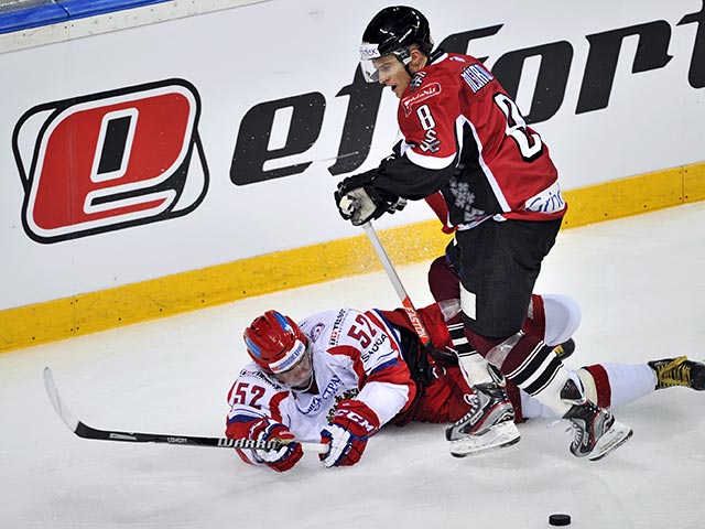 Сборная России уступила в Риге команде Латвии в матче Европейского хоккейного вызова со счетом 0:1. В составе победителей единственную шайбу на 31-й минуте забросил Юрис Шталс