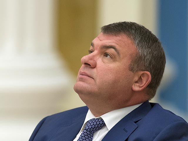 Главная военная прокуратура (ГВП) усомнилась в том, что бывшего министра обороны Анатолия Сердюкова можно было амнистировать под предлогом того, что он принимал участие в действиях по защите Отечества
