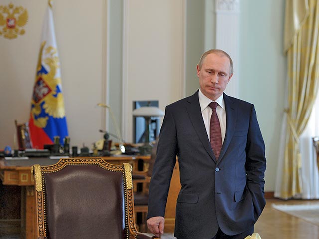 Президент России Владимир Путин произвел в понедельник кадровые перестановки в Вооруженных силах России