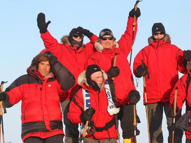Седьмая молодежная экспедиция "На лыжах - к Северному полюсу" вернулась в Москву. Ее доставили спецбортом авиации ФСБ России с Земли Франца-Иосифа. Все участники здоровы