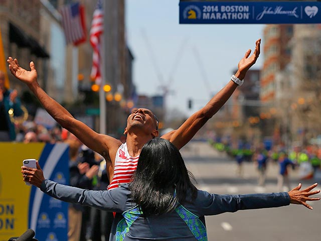 Гражданин США Меб Кефлезиги стал победителем 118-го Бостонского марафона