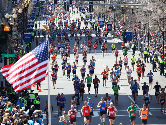 Число участников Бостонского марафона на следующий год после теракта увеличилось на треть