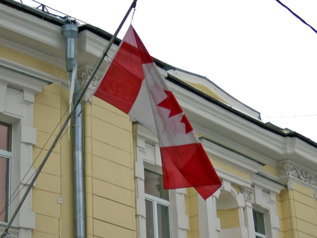 Москва выдворяет первого секретаря посольства Канады в ответ на аналогичный шаг Оттавы  