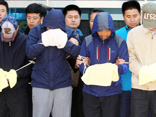Арестованным капитану затонувшего парома "Севол" Ли Чжун Соку, третьему помощнику и рулевому могут быть предъявлены обвинения в убийстве по неосторожности