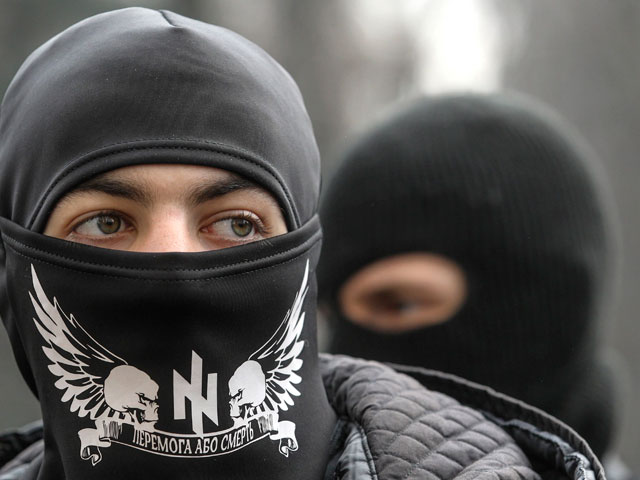 "Правый сектор" объявил, что впредь будет принимать самое активное участие в противостоянии сепаратистам на юго-востоке Украины, в чем его ранее обвиняли российские политики