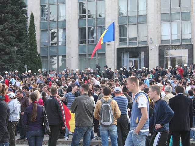 Больше половины жителей Молдавии ждут сближения с Россией, а не с Евросоюзом