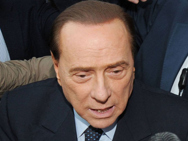 Сильвио Берлускони поставил подпись под судебным решением, согласно которому он будет отбывать наказание в форме обязательных общественных работ в центре для престарелых