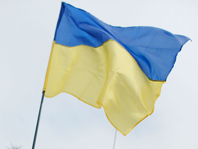 В письме указано, что флаг Украины был установлен "для пропаганды и публичного демонстрирования, что является разжиганием социальной, национальной вражды и стало пропагандой исключительности". 