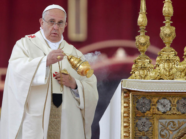 Папа Франциск провозгласил святыми двух предшественников