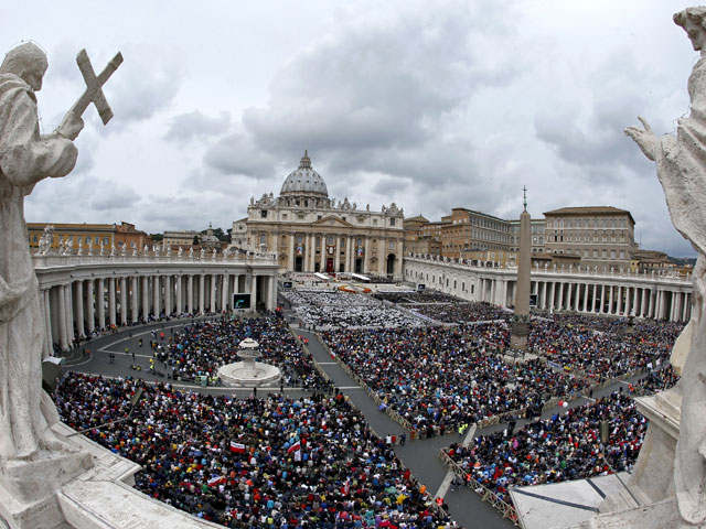 На церемонию канонизации понтификов в Рим прибыли около 800 тысяч паломников