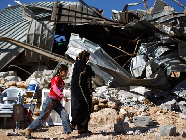 Власти Израиля разрушили во вторник мечеть и еще несколько построек в палестинской деревне на Западном берегу реки Иордан