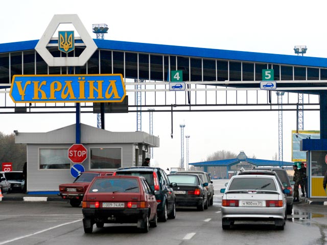 Украинские пограничники избили двух граждан России и гражданина Белоруссии, которые пересекали границу в районе Ростовской области