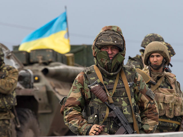 Украинская армия на КПП недалеко от Славянска, 2 мая 2014 г.