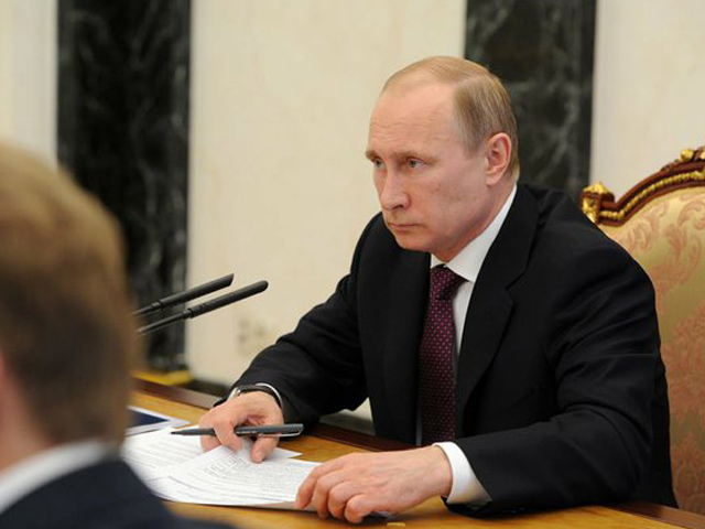 Президент Владимир Путин своим указом назначил подполковника полиции Сергея Абисова министром внутренних дел по Республике Крым